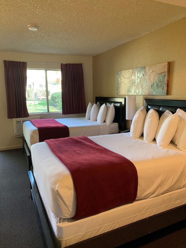 California Suites Hotel San Diego Exterior photo